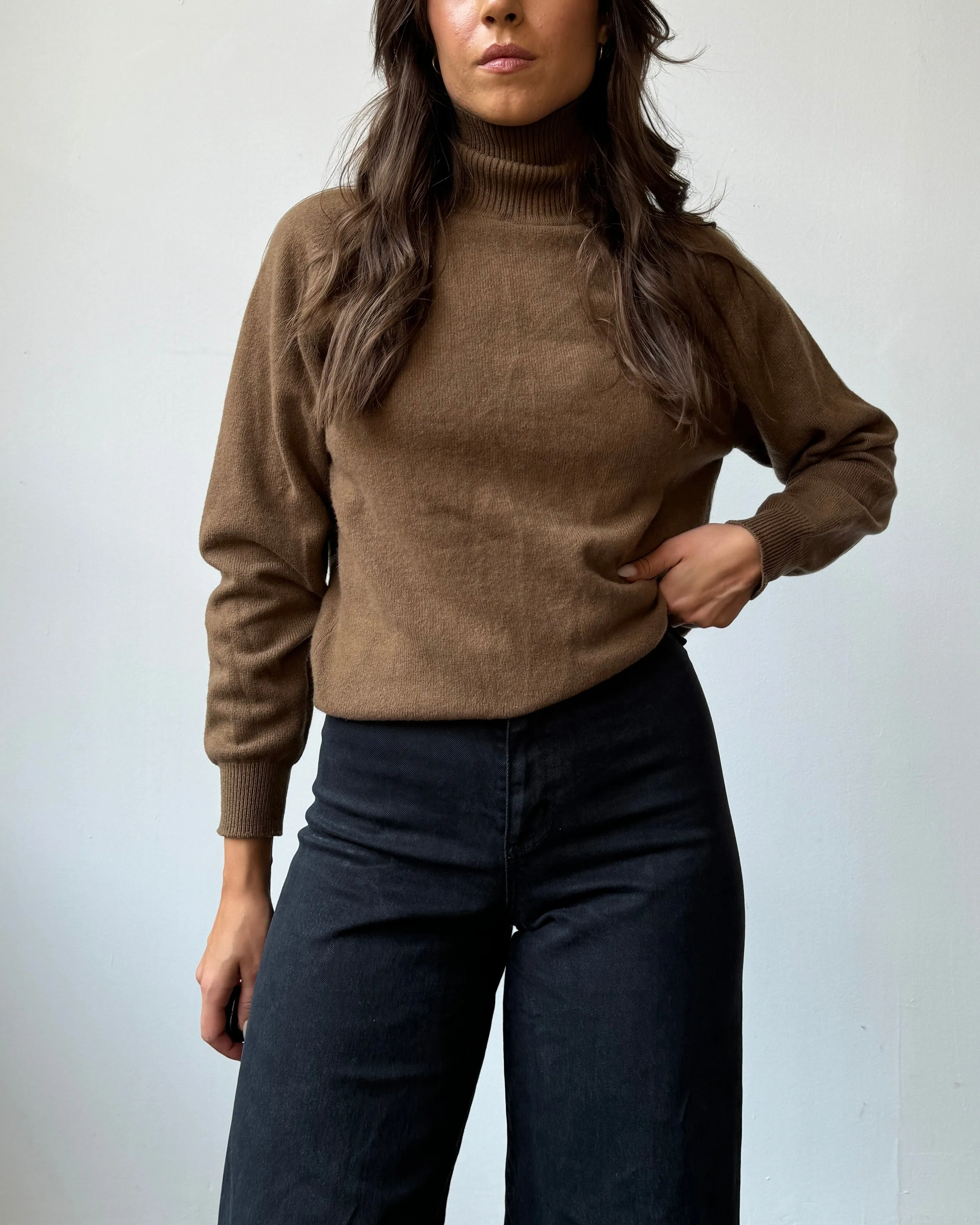 100% Cashmere Turtleneck Sweater- L