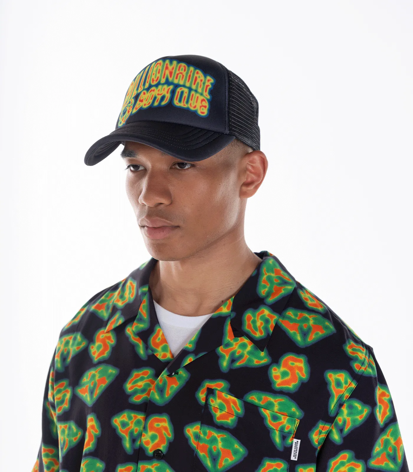 HEAT MAP ARCH LOGO TRUCKER CAP - BLACK