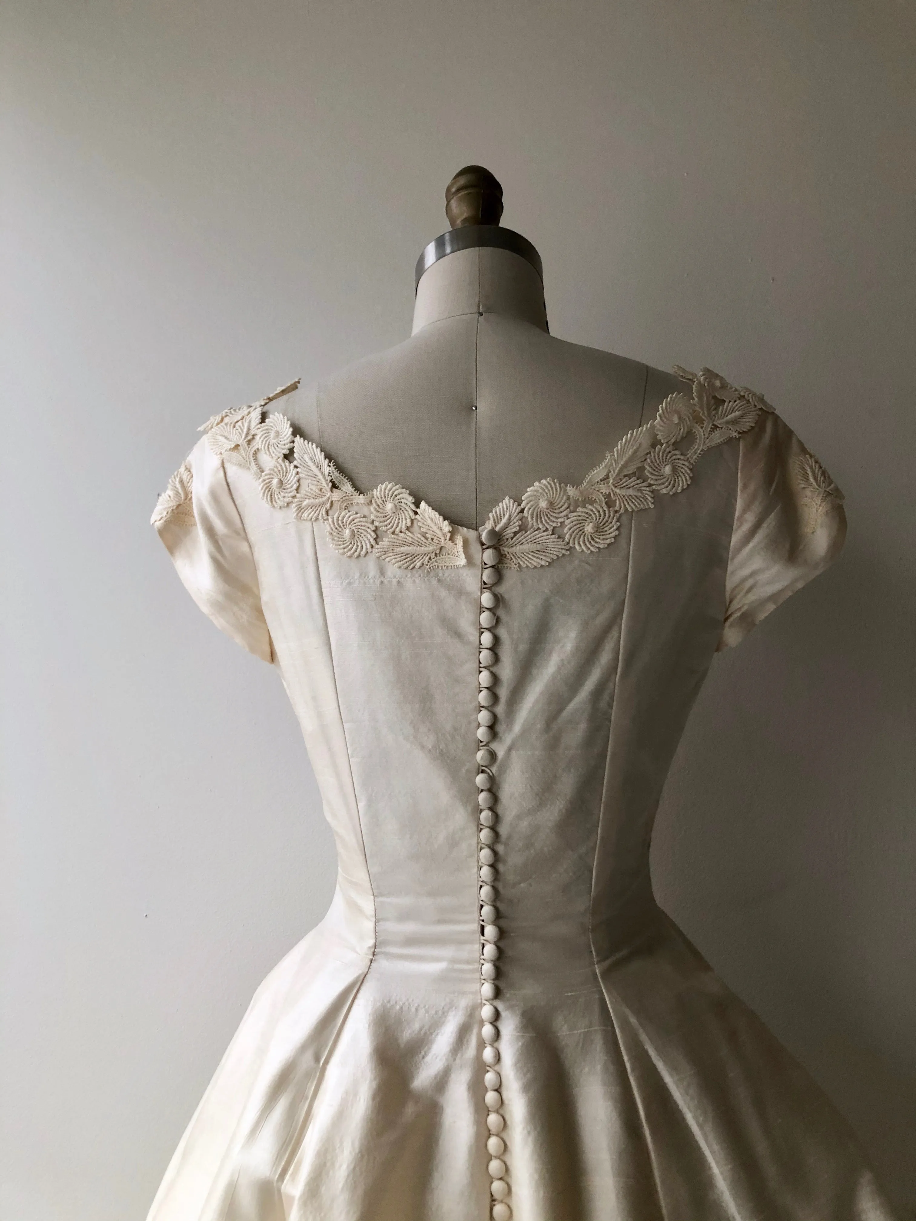 SALE | Lyrae Silk Wedding Dress | 1950s